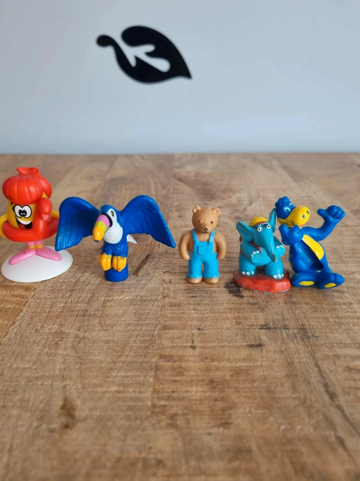 Lot de 5 figurines publicitaires et porte-crayons (collection)
